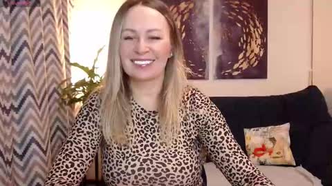 Vivian online show from November 20, 2025, 5:12 pm