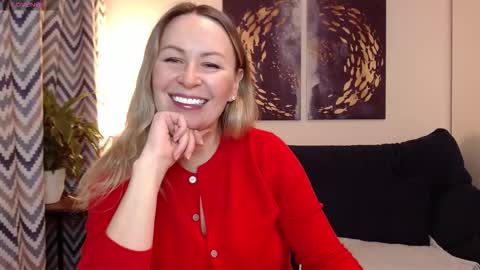 Vivian online show from December 2, 2025, 4:35 pm