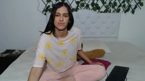 instagram Viviana73215 online show from April 29, 2026, 12:20 pm