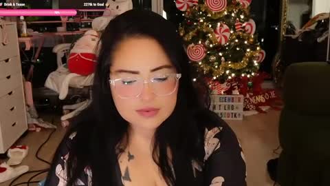 Snapshot of vivianaortega chatting on December 17, 2024, 2:23 am Vivi online show from December 17, 2024, 2:23 am