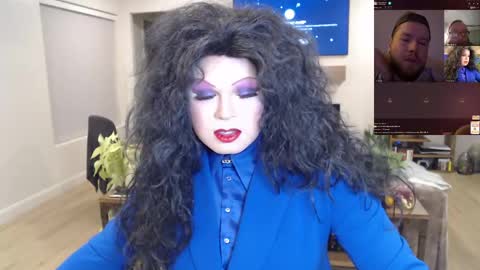 Snapshot of vivianfrost chatting on April 12, 2026, 3:33 am VivianFrosty online show from April 12, 2026, 3:33 am