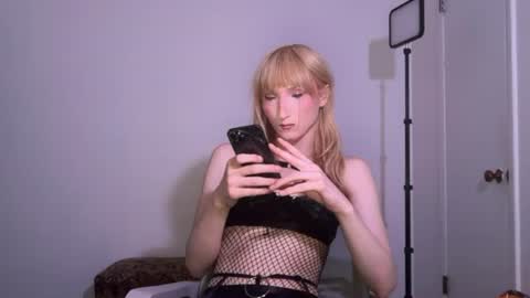 Snapshot of vivianlayxxx chatting on June 17, 2026, 11:38 pm vivian layy online show from June 17, 2026, 11:38 pm
