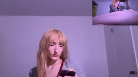 Snapshot of vivianlayxxx chatting on June 25, 2026, 2:00 am vivian layy online show from June 25, 2026, 2:00 am