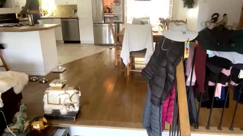 Vivlove online show from April 18, 2026, 5:39 pm