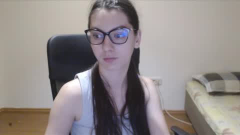 Snapshot of vivianngray chatting on March 7, 2025, 12:37 am Vivian Gray online show from March 7, 2025, 12:37 am
