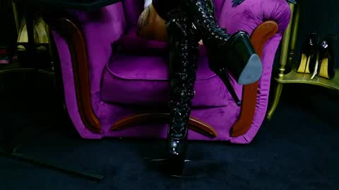 Vivian Reeve online show from April 6, 2026, 5:41 am