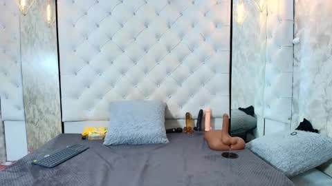 Snapshot of vivianrose3x chatting on February 22, 2026, 2:45 am VivianRose online show from February 22, 2026, 2:45 am