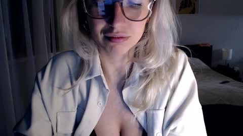 Snapshot of vivica_coke chatting on December 19, 2024, 4:46 pm VI online show from December 19, 2024, 4:46 pm