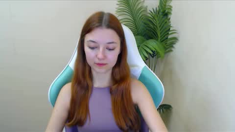 Snapshot of vivien_leight chatting on December 17, 2024, 12:56 am Vivien online show from December 17, 2024, 12:56 am