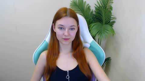 Snapshot of vivien_leight chatting on January 11, 2025, 12:44 am Vivien online show from January 11, 2025, 12:44 am