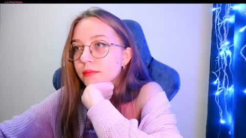 vivivivikkie online show from April 24, 2026, 8:55 pm