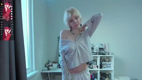 Snapshot of vivy_ chatting on June 11, 2026, 6:39 pm chatur babes online show from June 11, 2026, 6:39 pm