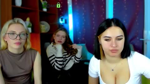 vivy_star online show from February 24, 2026, 8:51 pm