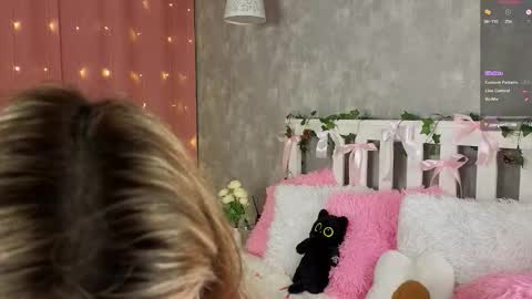 vivyboo111 online show from February 7, 2026, 8:34 pm