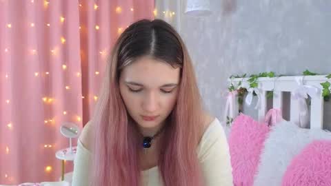 vivyboo111 online show from May 27, 2026, 9:34 pm