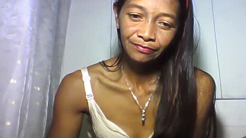 Snapshot of vixen_lina chatting on June 19, 2026, 6:01 pm vixen_lina online show from June 19, 2026, 6:01 pm