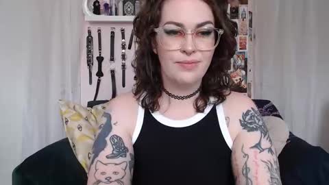 Snapshot of vixinvvitch chatting on June 10, 2026, 4:28 pm VIXIN online show from June 10, 2026, 4:28 pm