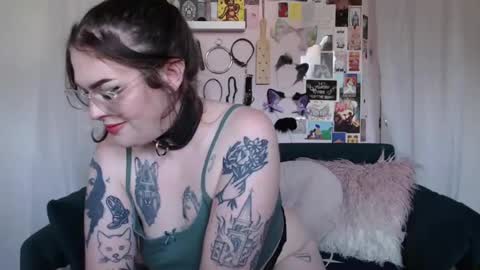 VIXIN online show from July 28, 2026, 7:39 pm