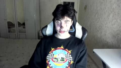 Snapshot of vlad1605 chatting on October 31, 2025, 6:20 pm Martin online show from October 31, 2025, 6:20 pm