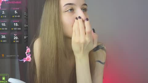 Snapshot of vlad1zy chatting on January 15, 2025, 5:26 pm Vlada online show from January 15, 2025, 5:26 pm