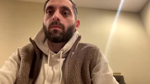 Snapshot of vnast010 chatting on December 18, 2024, 8:31 am vnast010 online show from December 18, 2024, 8:31 am