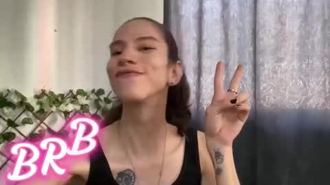 vodkadelulo online show from November 24, 2025, 8:52 pm