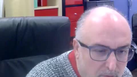 volpi72 online show from December 4, 2025, 7:11 pm