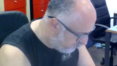 Snapshot of volpi72 chatting on June 10, 2026, 6:51 pm volpi72 online show from June 10, 2026, 6:51 pm