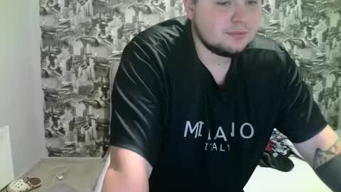 Snapshot of volshebnik_130 chatting on November 18, 2025, 9:36 am Volshebnik1302 online show from November 18, 2025, 9:36 am