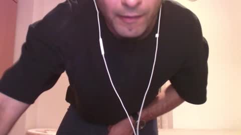 Snapshot of volve5 chatting on March 10, 2025, 10:55 pm volve5 online show from March 10, 2025, 10:55 pm