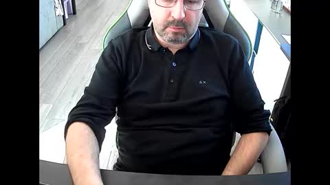 Snapshot of vonele chatting on January 17, 2025, 1:24 pm Vonn online show from January 17, 2025, 1:24 pm