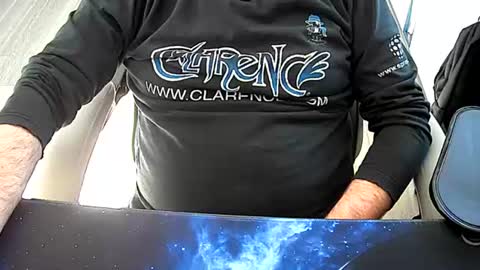 Snapshot of vonele chatting on October 27, 2025, 1:04 pm Vonn online show from October 27, 2025, 1:04 pm