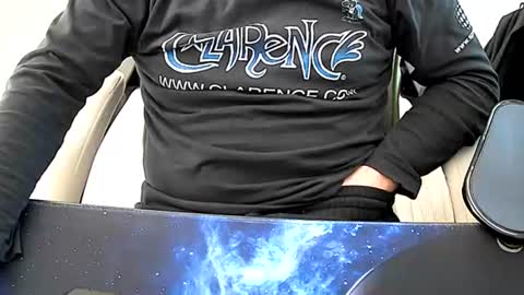 Snapshot of vonele chatting on November 3, 2025, 10:05 am Vonn online show from November 3, 2025, 10:05 am