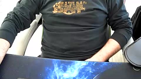 Snapshot of vonele chatting on November 5, 2025, 8:36 am Vonn online show from November 5, 2025, 8:36 am