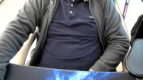 Snapshot of vonele chatting on November 25, 2025, 9:53 am Vonn online show from November 25, 2025, 9:53 am