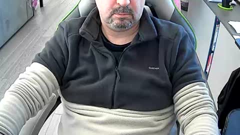 Snapshot of vonele chatting on February 5, 2026, 10:09 am Vonn online show from February 5, 2026, 10:09 am