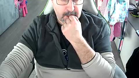 Snapshot of vonele chatting on February 10, 2026, 2:10 pm Vonn online show from February 10, 2026, 2:10 pm