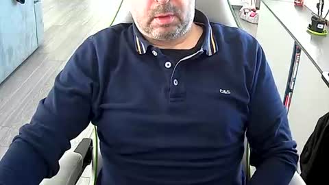 Snapshot of vonele chatting on February 18, 2026, 8:32 am Vonn online show from February 18, 2026, 8:32 am