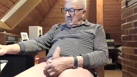 Snapshot of vonrex1 chatting on December 25, 2024, 4:54 pm heinz online show from December 25, 2024, 4:54 pm