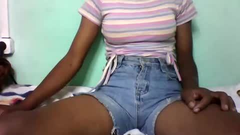 vounialdy online show from January 26, 2025, 8:14 am