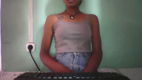 vounialdy online show from January 31, 2025, 5:30 am