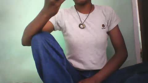 vounialdy online show from February 8, 2025, 9:13 am