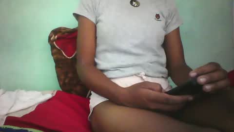 vounialdy online show from February 9, 2025, 6:05 pm