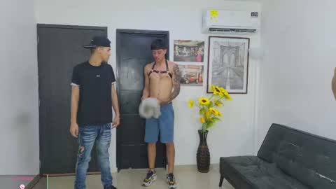voyeurism_guys online show from May 31, 2026, 10:11 pm