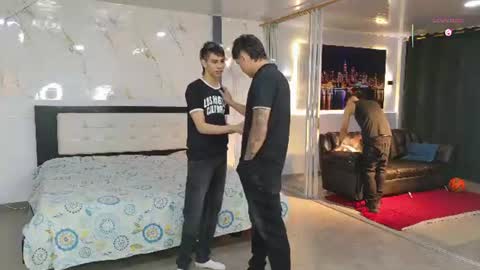 voyeurism_guys online show from August 5, 2026, 10:44 pm