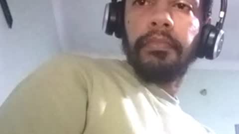 Snapshot of vredesbyrd5 chatting on October 18, 2025, 2:36 am VRED online show from October 18, 2025, 2:36 am