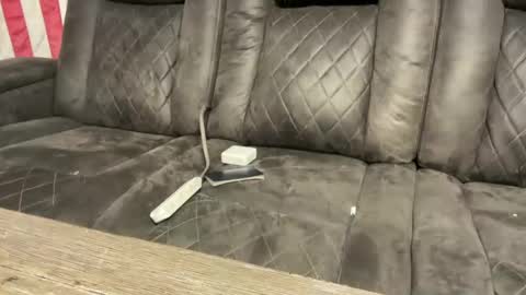 vveejay online show from October 24, 2025, 7:38 am