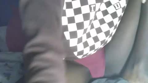 vvuuvvu online show from April 15, 2026, 7:26 am