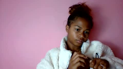 vynarahot online show from July 20, 2026, 5:44 am