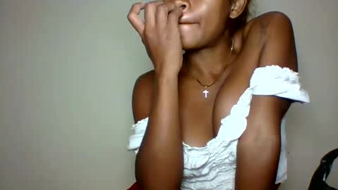 vynarahot online show from July 29, 2026, 4:49 pm